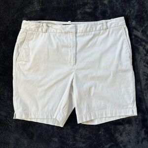 Talbot's Bermuda Shorts Beige Cream Women's Size 12 w/ Front &‎ Back Pockets EUC